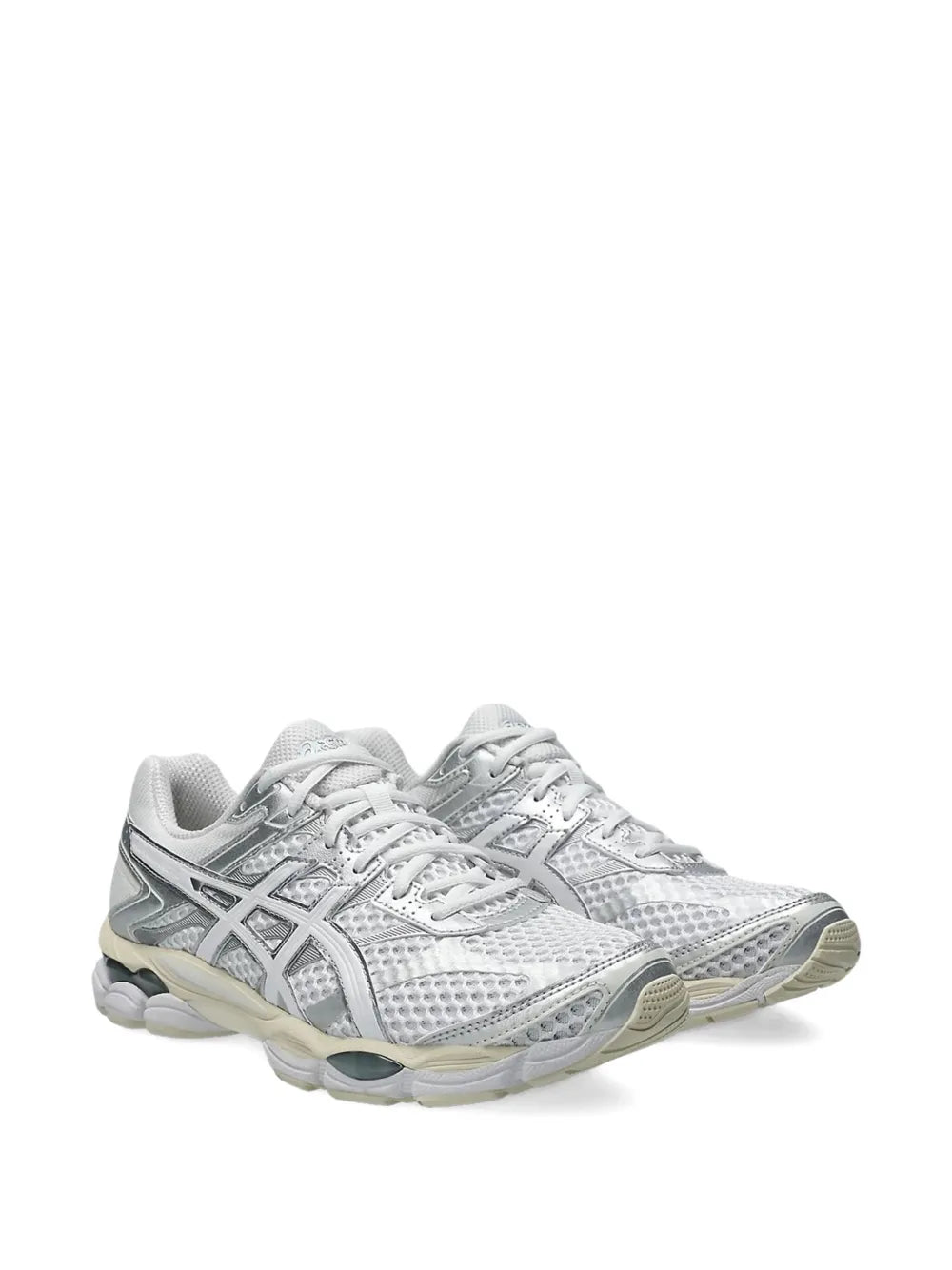 Running sneakers with white mesh upper, gray logo stripes, lace-up