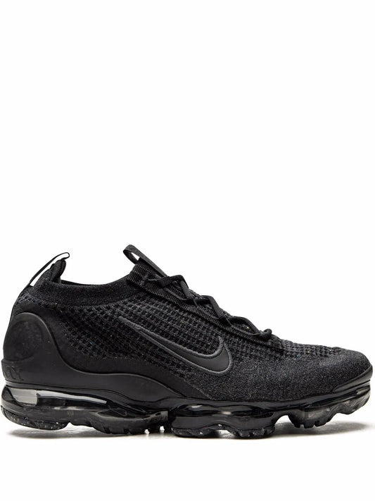 Nike Air Vapormax 2021 Flyknit black lace-up sneaker, side Swoosh and air sole