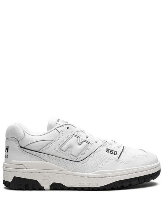 Low-top New Balance sneakers, white leather upper with 550 side logo and lace-up