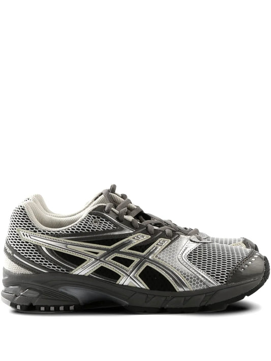 ASICS grey mesh lace-up running shoe with black outsole and white side stripes