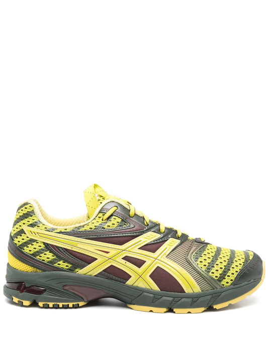 ASICS Gel-DS Trainer 14 yellow lace-up running shoes, black and maroon accents