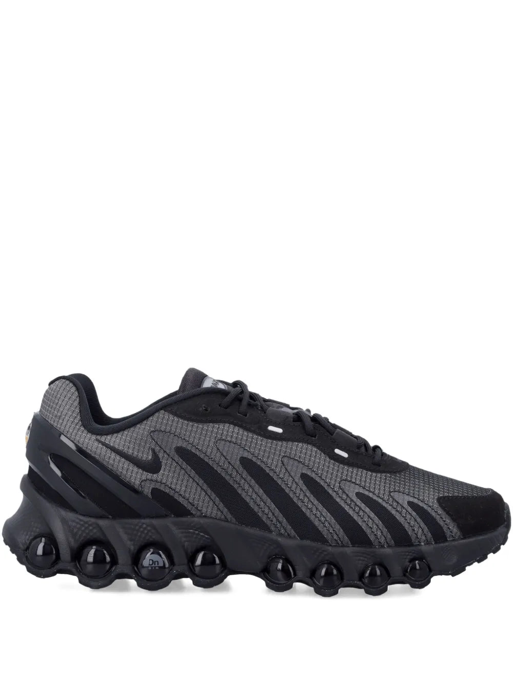 Nike black/gray panelled lace-up trainers with chunky tread sole