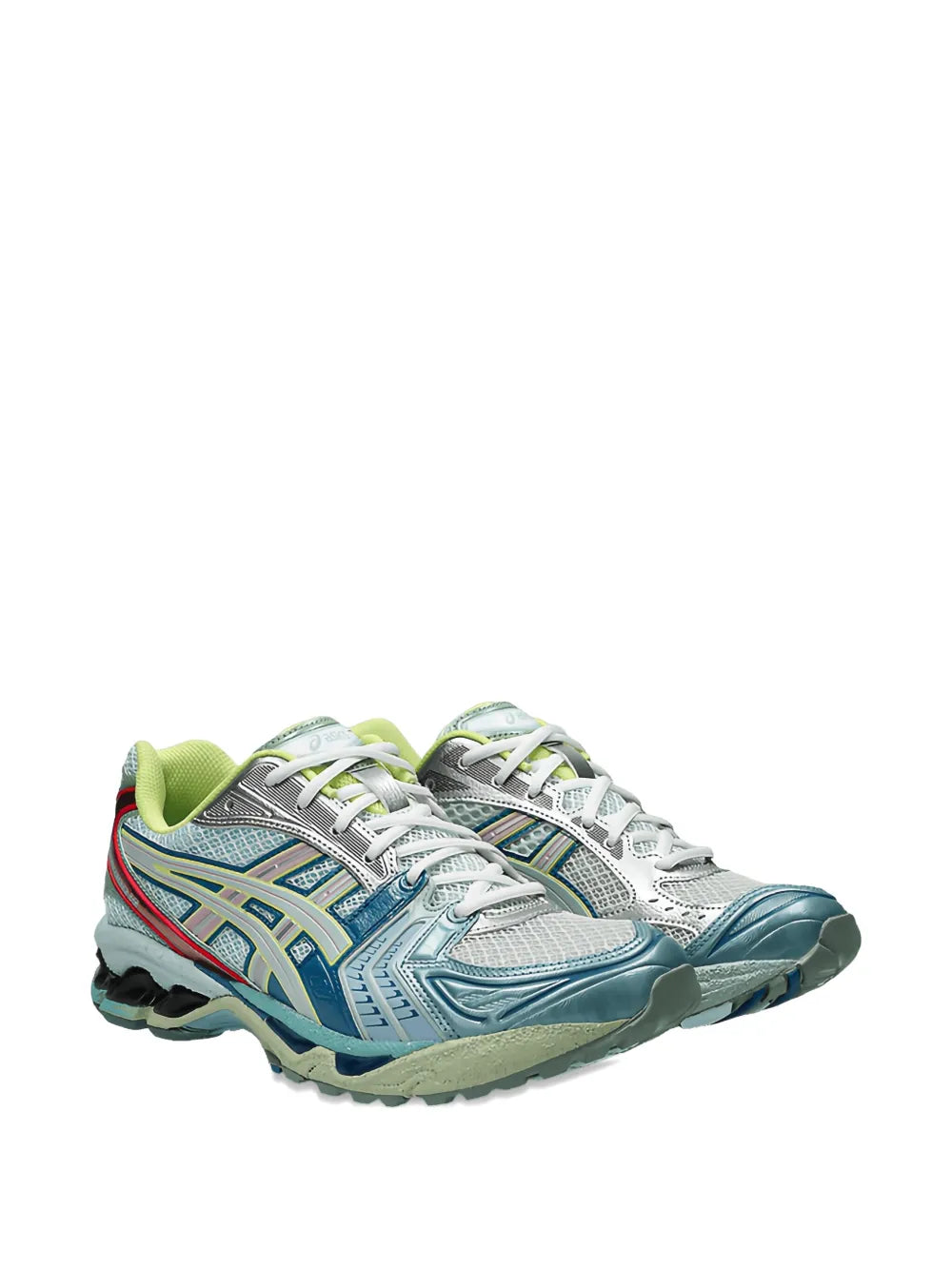 Running shoe in light blue and white mesh, lace-up with blue heel and teal sole