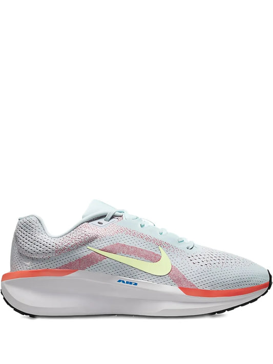 Nike Winflo 11 running trainers in light grey with mint accents, lace-up, side view