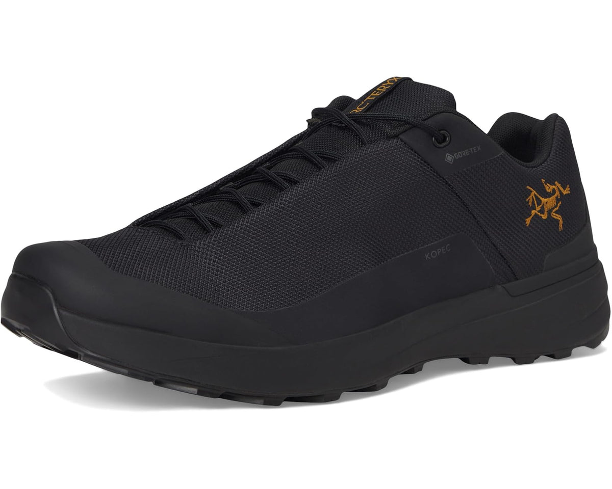 Unisex Arc'teryx Kopec GTX black running shoe, front 3/4 view with lace-up