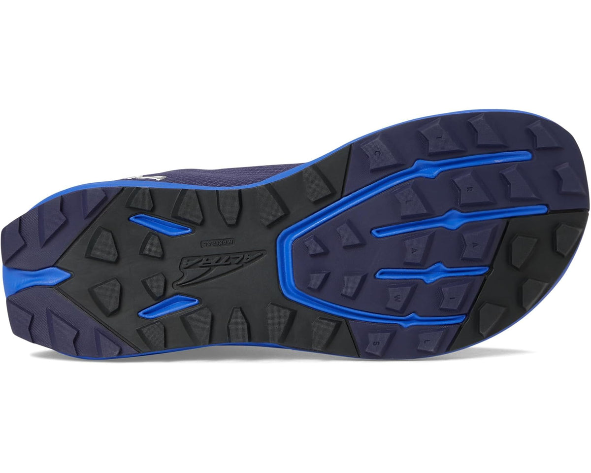 Men's dark blue running shoes with blue-trim treaded outsole underside