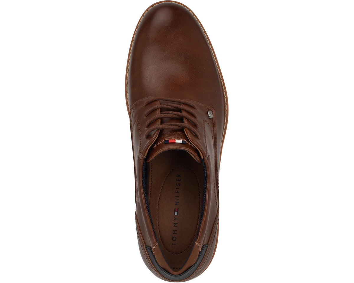 Cognac leather lace-up shoe, front view with eyelets and cushioned lining