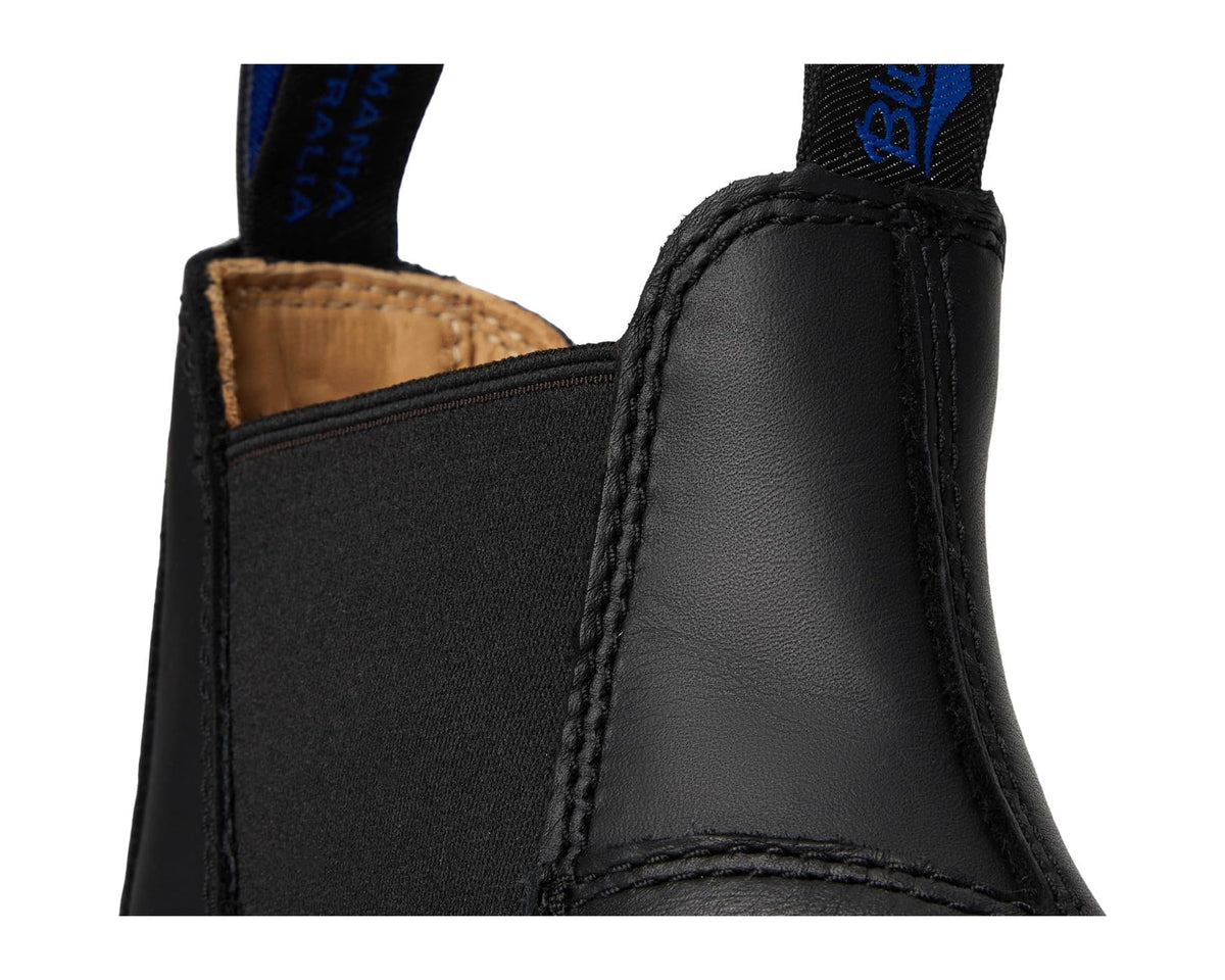 Blundstone BL566 black Chelsea boot close-up of stitched side elastic panel
