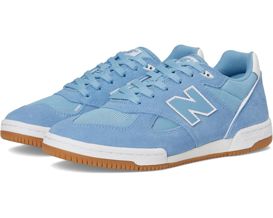 Men's New Balance 600 low-top sneakers, light blue upper, white midsole, gum outsole