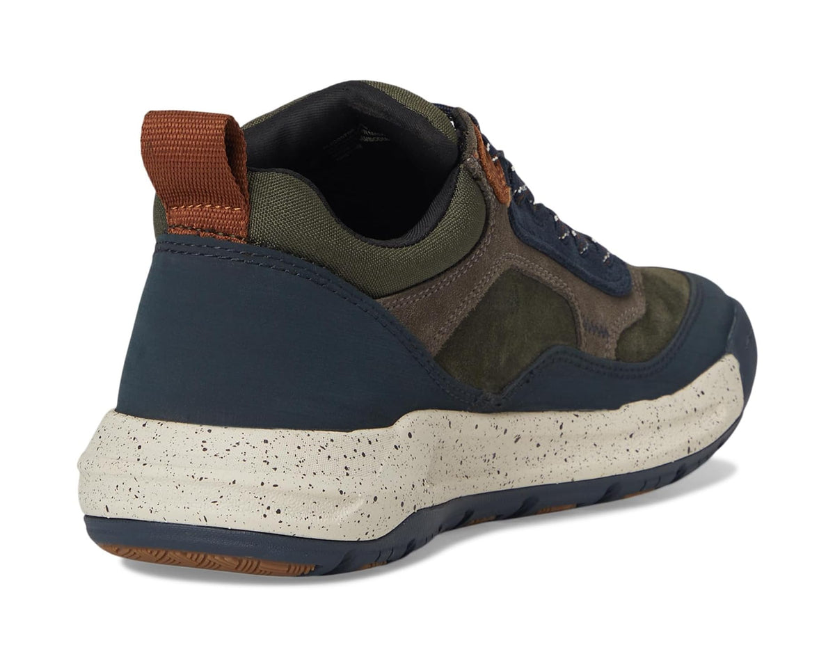 Men's pine green and navy lace-up trail sneaker heel and back collar view