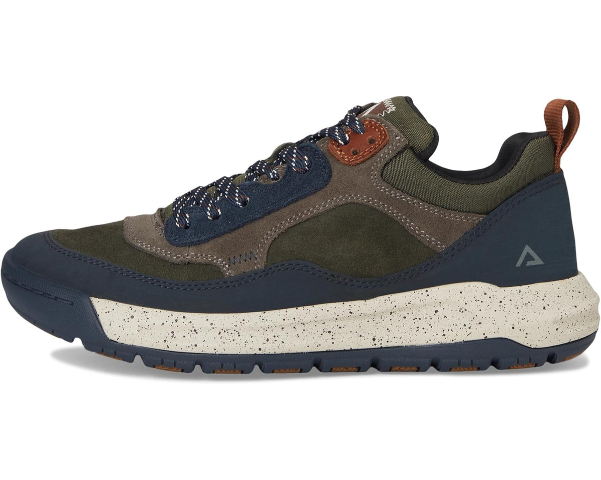 Men's pine green and navy lace-up trail sneaker with speckled midsole