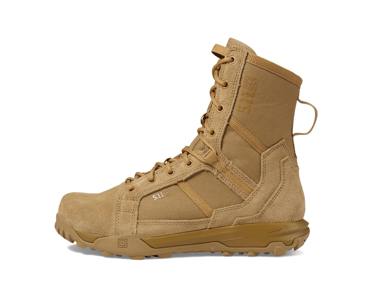 Men's coyote tan tactical boots, lace-up high top with padded tongue and pull tab