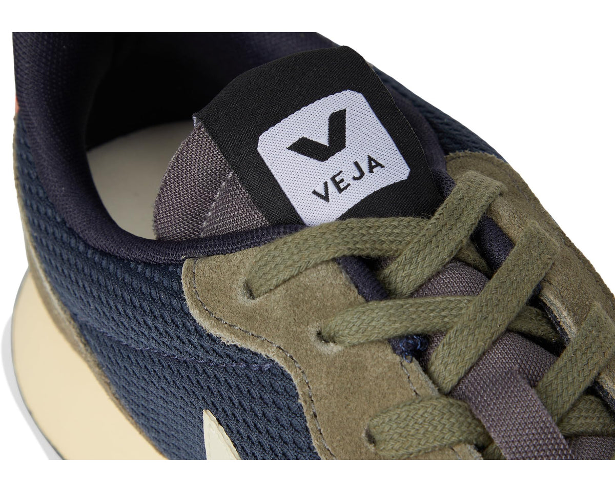 Men's VEJA Rio Branco II sneakers close-up, olive laces, navy upper, VEJA tongue badge